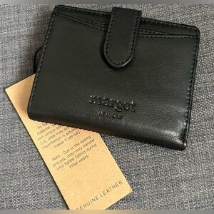 NWT MARGOT LEATHER SMALL BIFOLD WALLET CARDHOLDER